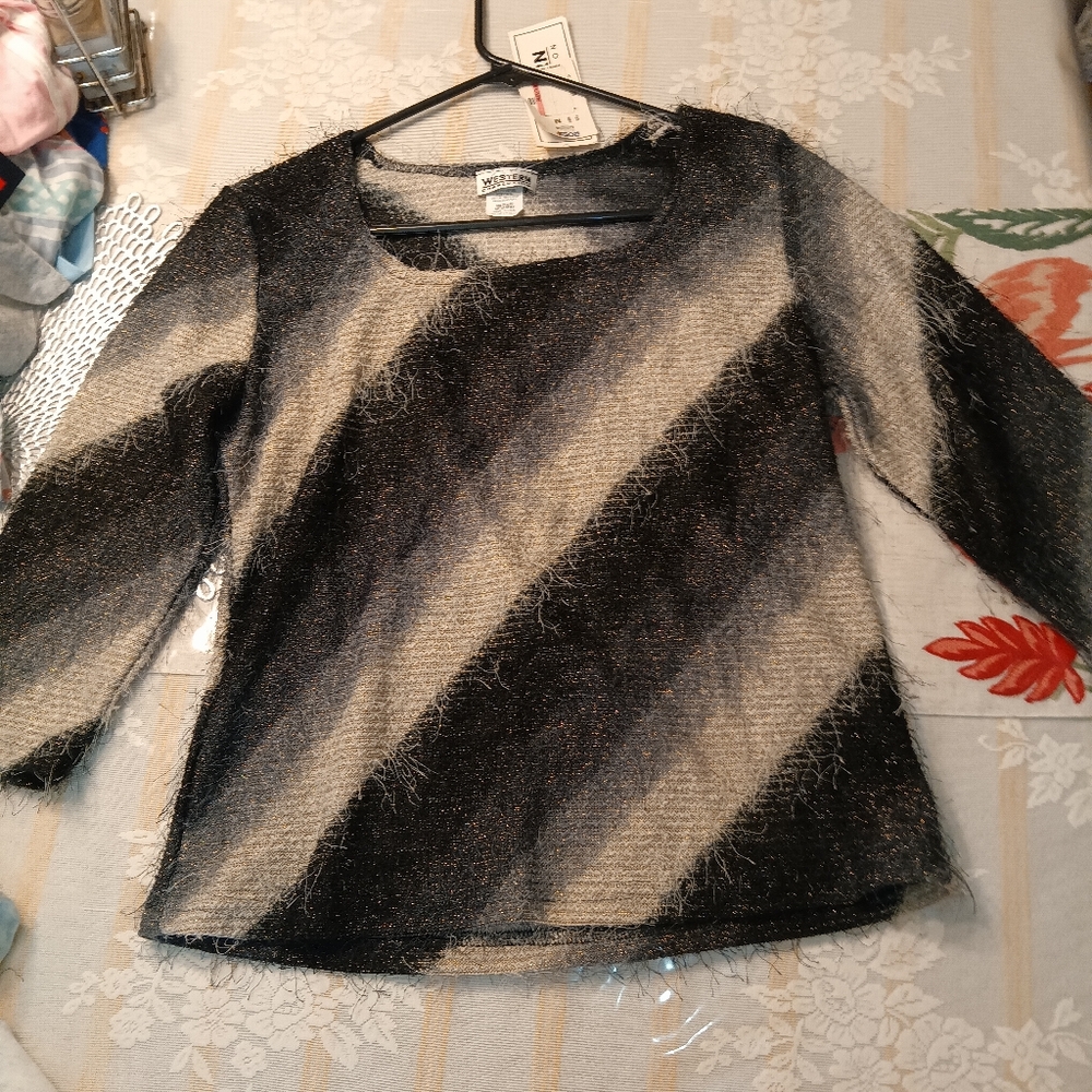 Western V-Neck Sweater in Black and Gray
